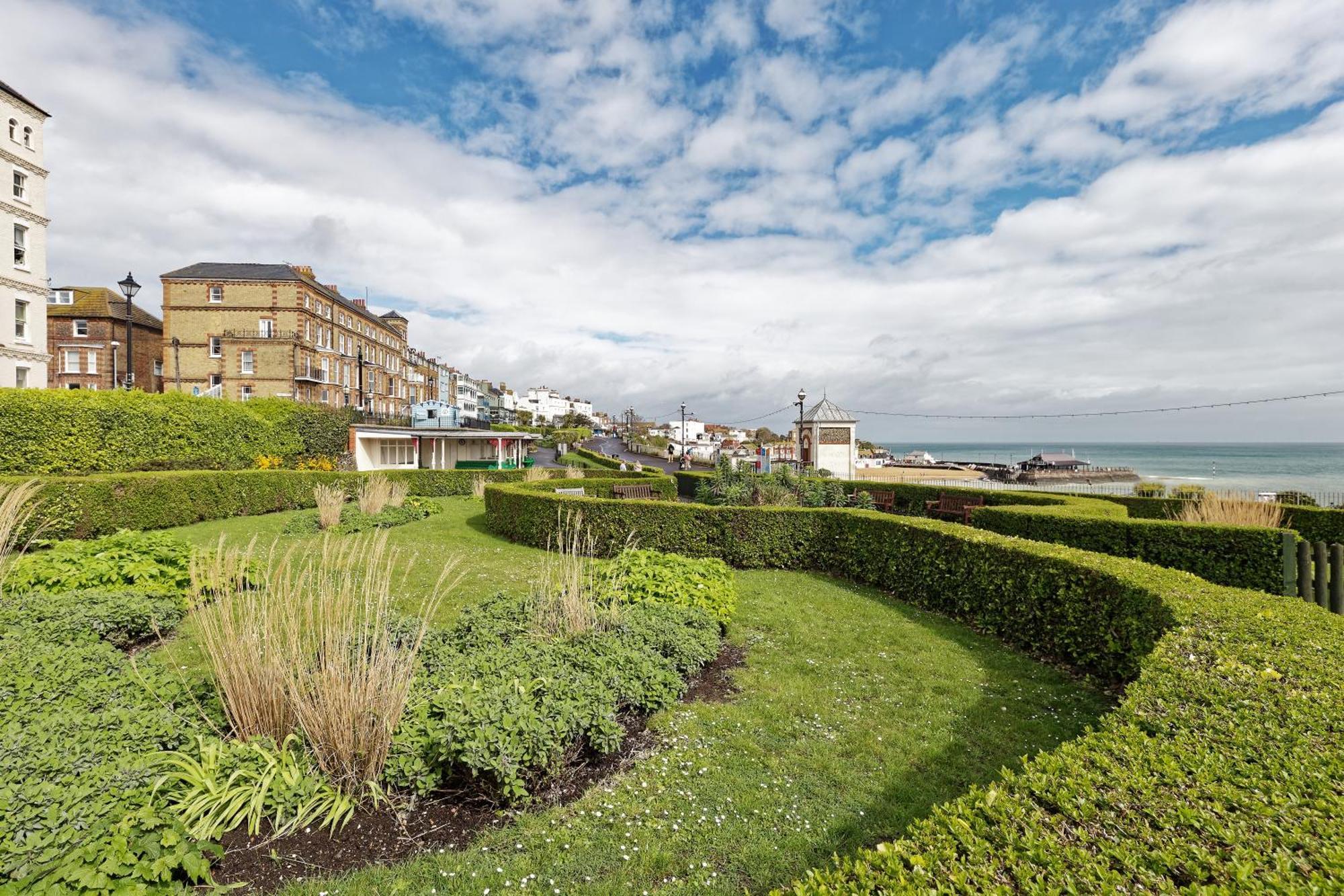 Viking Bay View 3 Bed Apartment Broadstairs Bagian luar foto